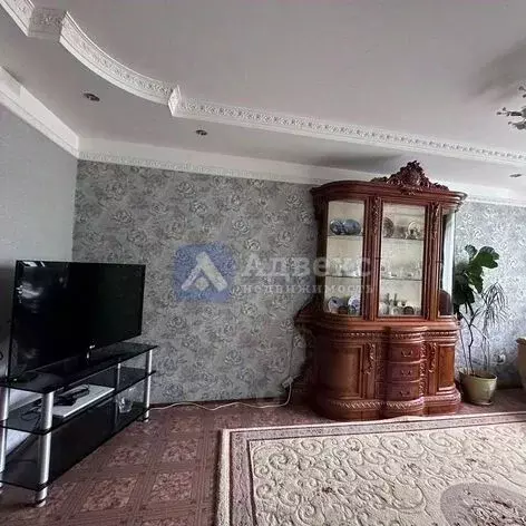 3-к кв. Тюменская область, Тюмень ул. 50 лет Октября, 46 (69.3 м) - Фото 2