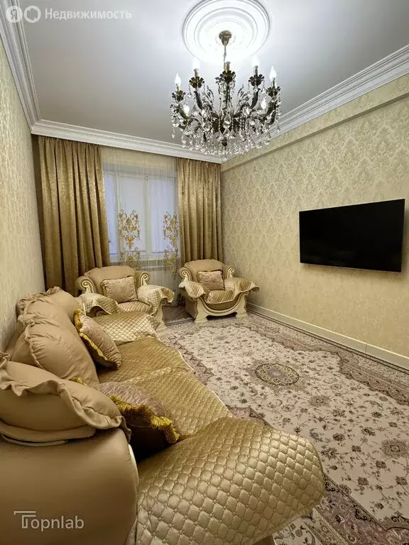 3-комнатная квартира: Каспийск, Приморская улица, 16К (100 м) - Фото 1