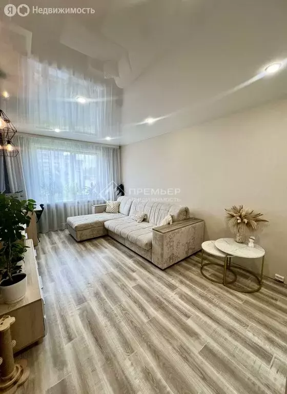 2-комнатная квартира: Кирово-Чепецк, Речная улица, 4к2 (47.3 м) - Фото 2