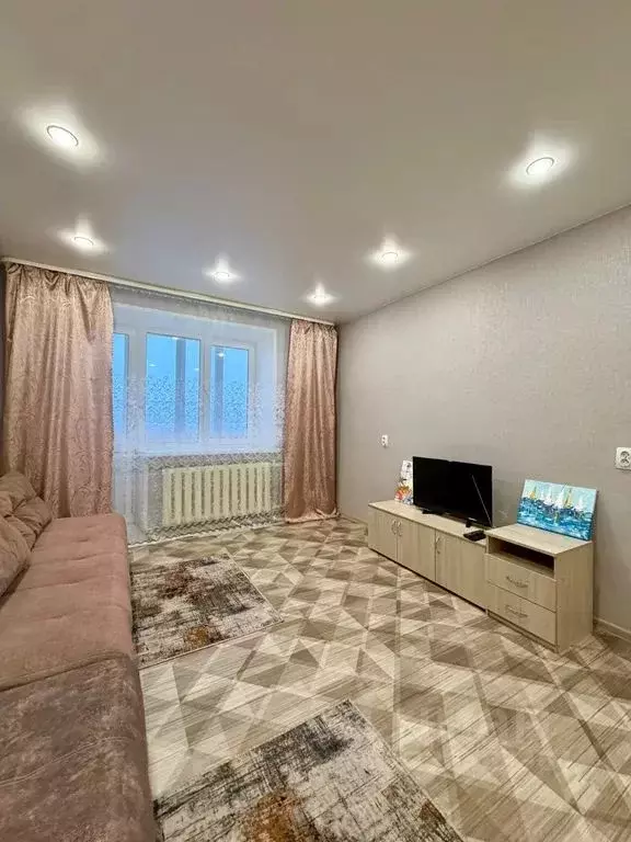 2-к кв. Тюменская область, Ишим ул. Чехова, 9 (42.0 м) - Фото 1