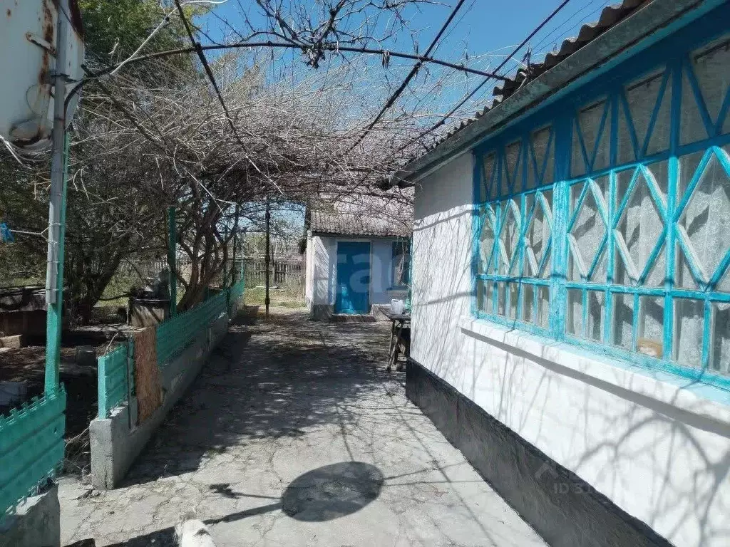 Дом в Крым, Кировский район, с. Золотое Поле ул. Советская (74 м) - Фото 1