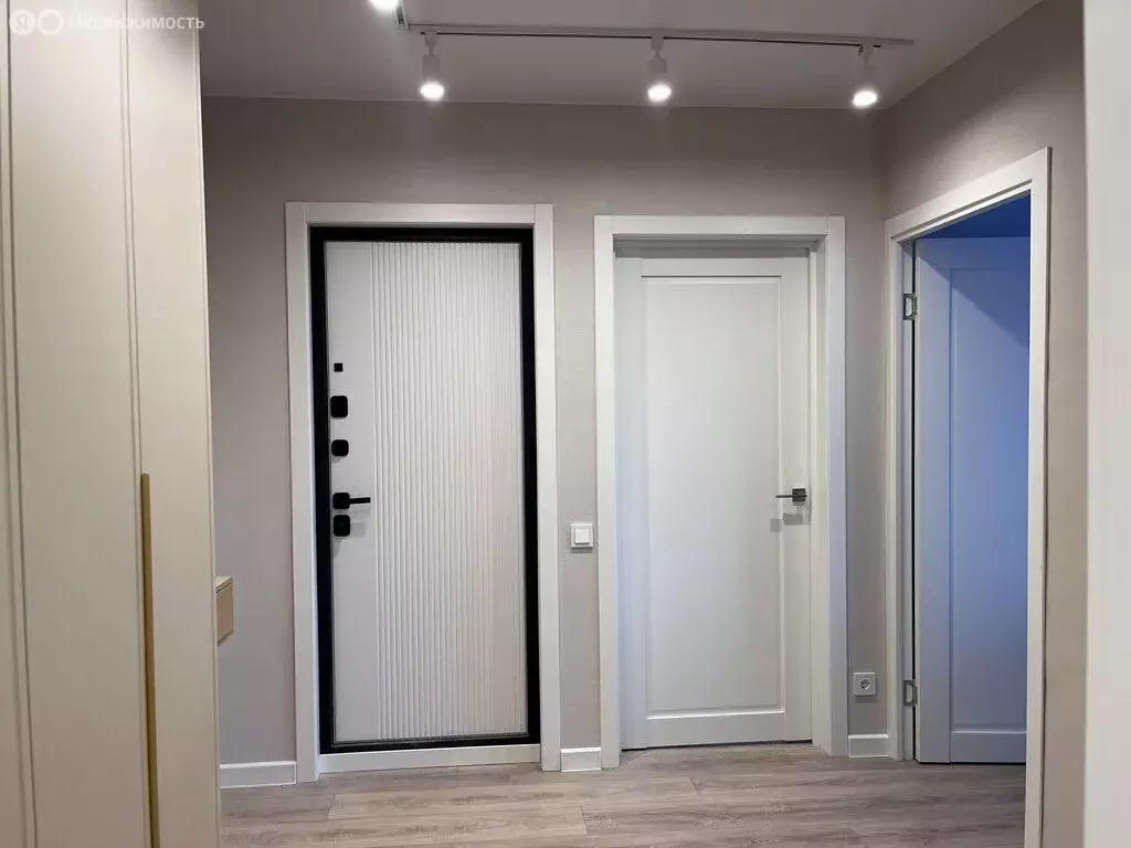 3-комнатная квартира: Пермь, проспект Декабристов, 31 (67 м) - Фото 2