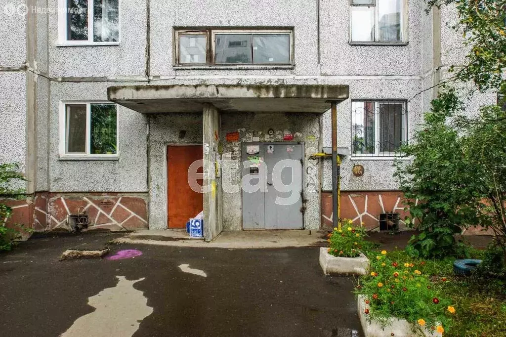 3-комнатная квартира: Омск, улица 20 лет РККА, 206 (62.5 м) - Фото 1