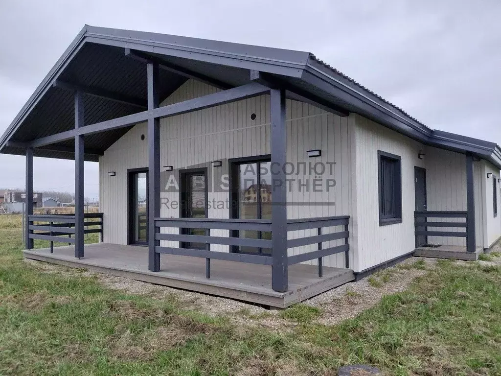 Дом в Новгородская область, Новгородский район, Савинское с/пос, пос. ... - Фото 1