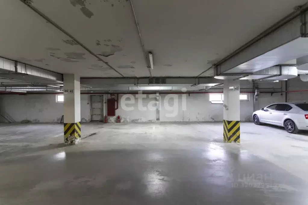 Гараж в Тюменская область, Тюмень ул. Николая Зелинского, 16 (18 м) - Фото 0