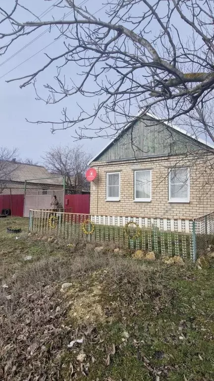 Дом в Ростовская область, Матвеево-Курганский район, Анастасиевское ... - Фото 1