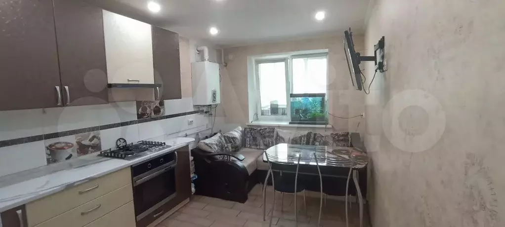 1-к. квартира, 42 м, 2/5 эт. - Фото 1