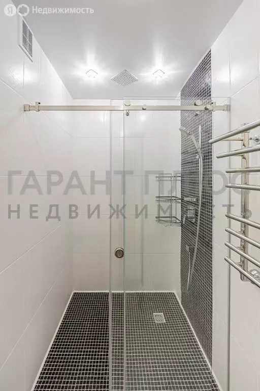 3-комнатная квартира: Липецк, улица Е.И. Замятина, 1 (75 м) - Фото 1