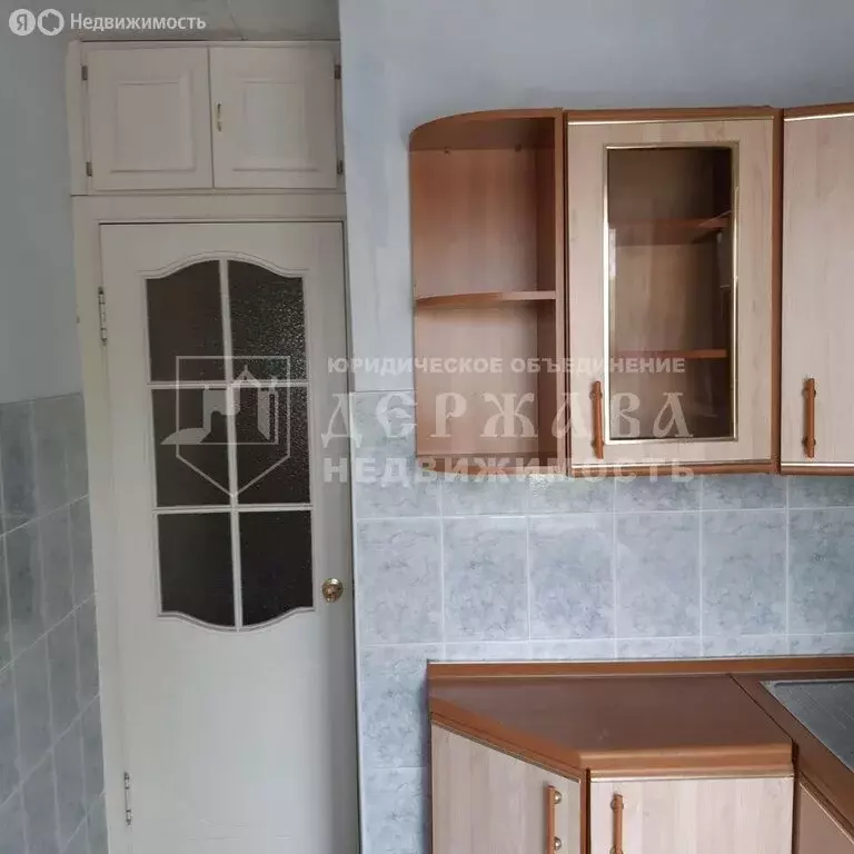 2-комнатная квартира: Кемерово, Октябрьский проспект, 67А (47.9 м) - Фото 1