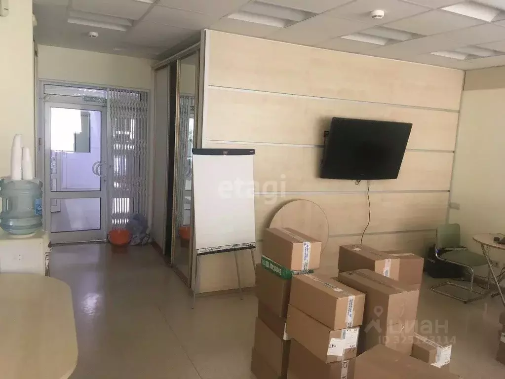 Помещение свободного назначения в Тюменская область, Тюмень ул. ... - Фото 1