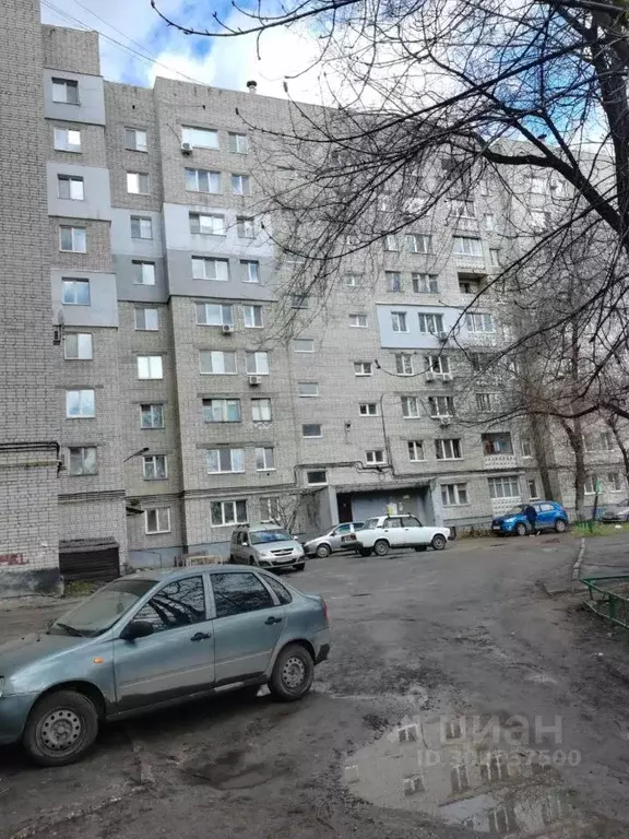 3-к кв. Саратовская область, Саратов Южная ул., 63 (61.4 м) - Фото 0