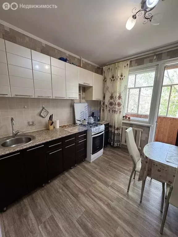 3-комнатная квартира: Чебоксары, улица Эльгера, 1 (67.2 м) - Фото 1