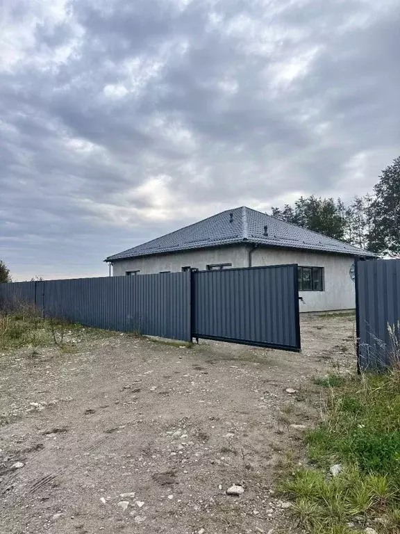 Дом в Калининградская область, Гурьевский муниципальный округ, пос. ... - Фото 0