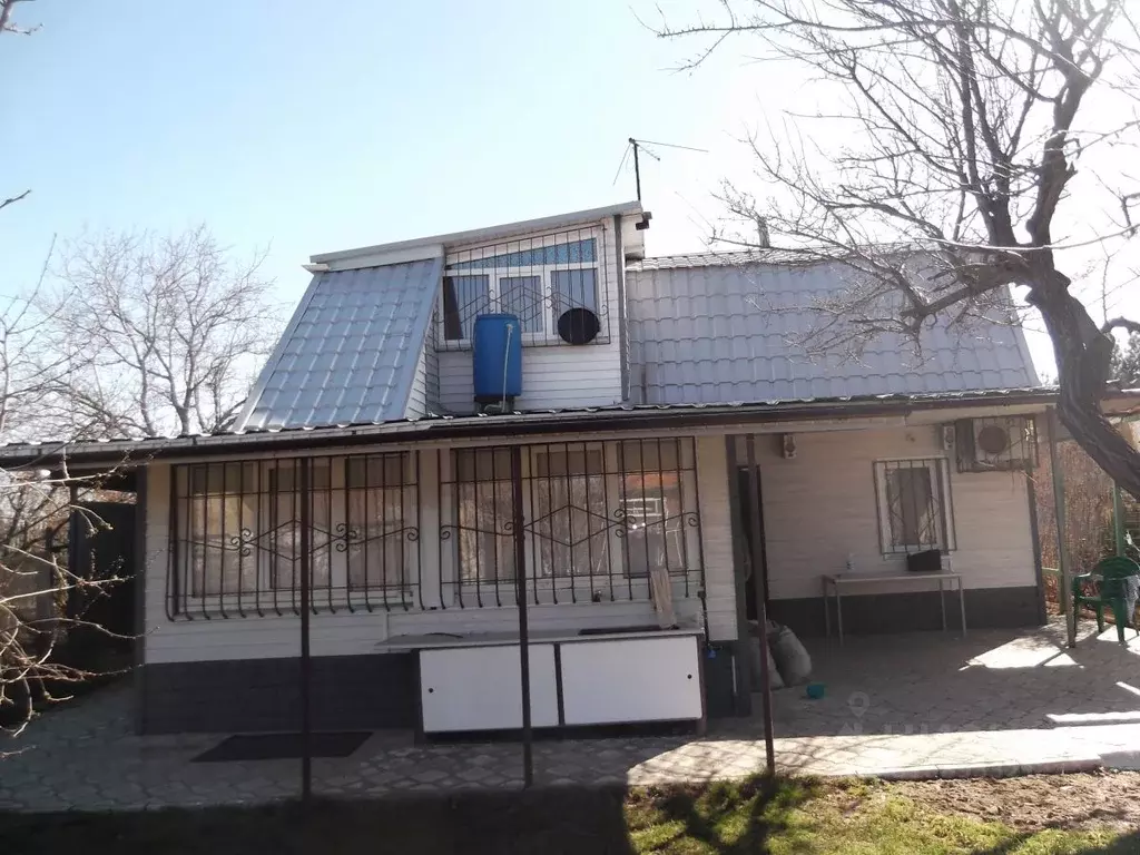Дом в Волгоградская область, Волжский Мичуринец СНТ, ул. Бакенщиков, 1 ... - Фото 0