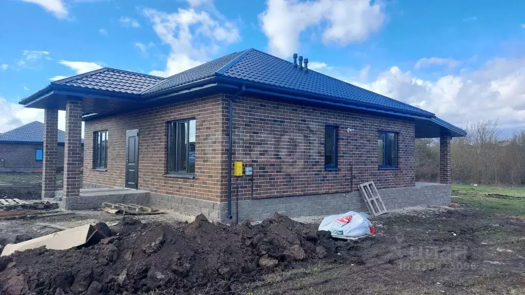 Дом в Белгородская область, Строитель Яковлевский городской округ, ул. ... - Фото 1