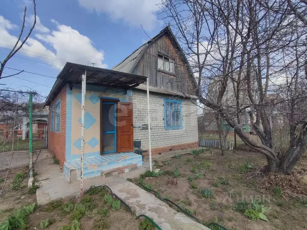 Дом в Саратовская область, Энгельсский район, Красноярское ... - Фото 1