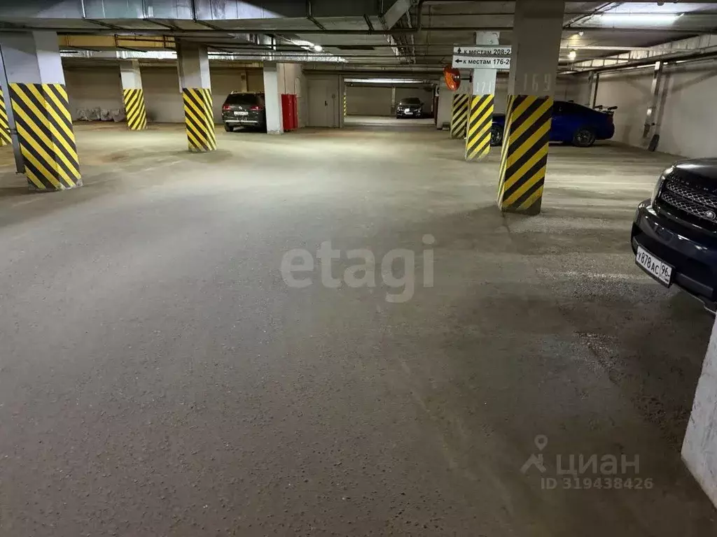 Гараж в Свердловская область, Екатеринбург Втузгородок жилрайон, ... - Фото 1