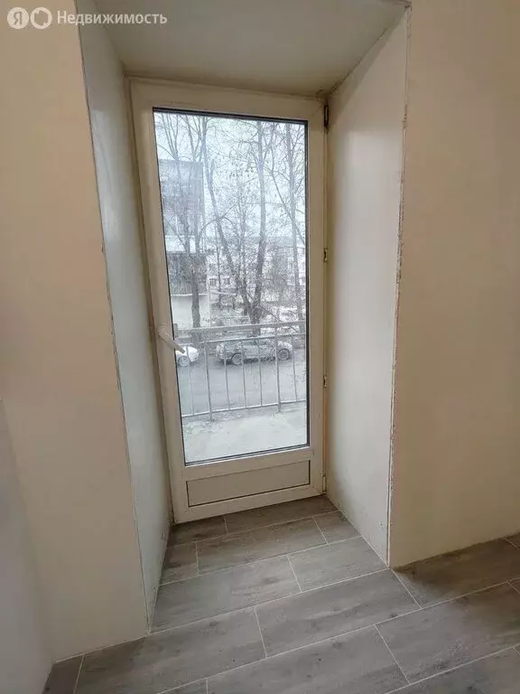 Квартира-студия: Екатеринбург, улица Ильича, 8 (17 м) - Фото 1