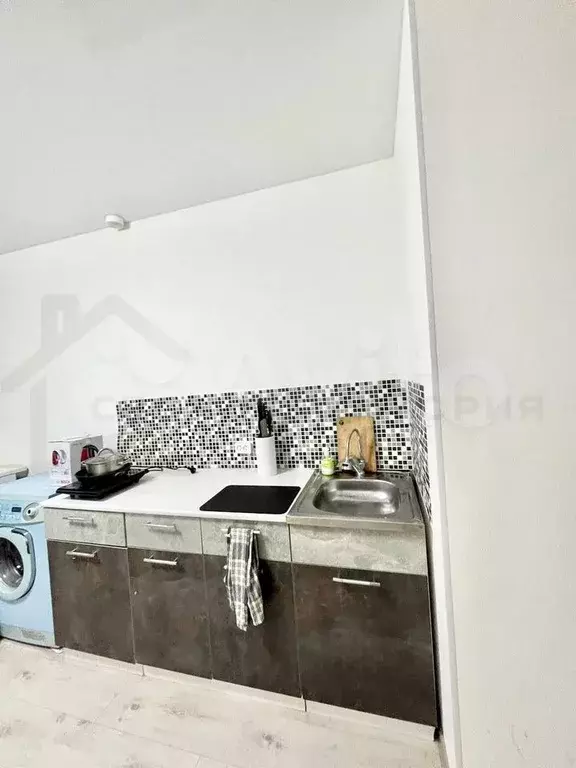 Комната 16,2 м в 6-к., 1/5 эт. - Фото 1