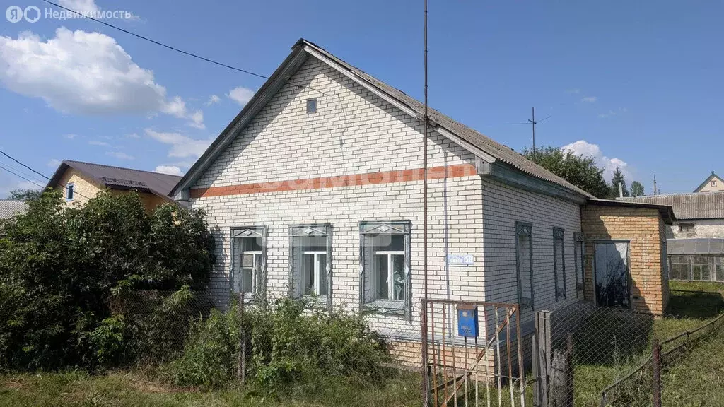 Дом в Бессоновский район, село Ухтинка, Южная улица, 58 (97 м) - Фото 1