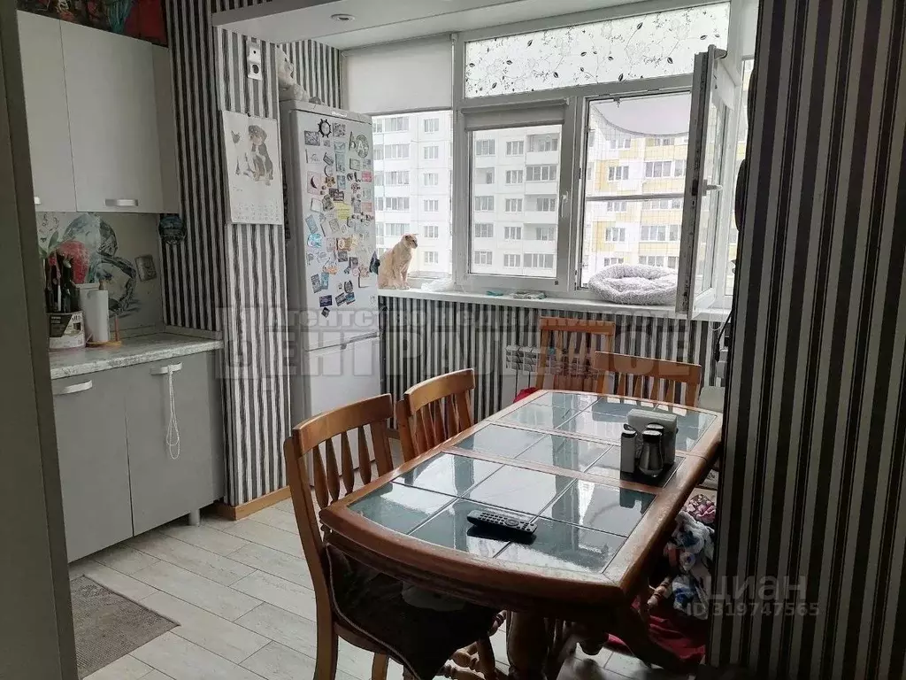 2-к кв. Смоленская область, Смоленск ул. Авиаторов, 5Б (60.0 м) - Фото 0