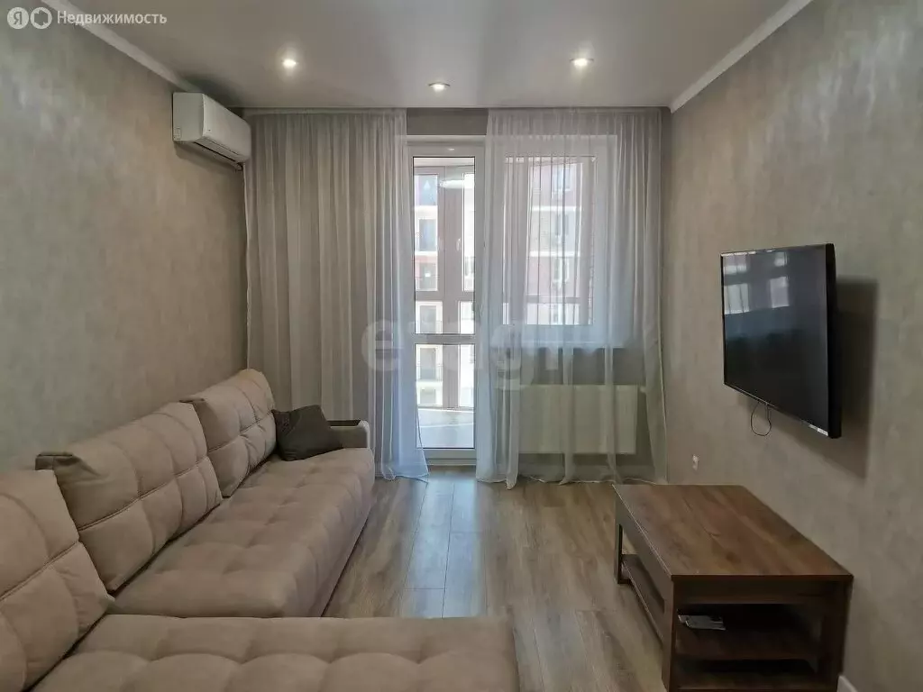 2-комнатная квартира: Краснодар, улица Цезаря Куникова, 24к2 (67.5 м) - Фото 1