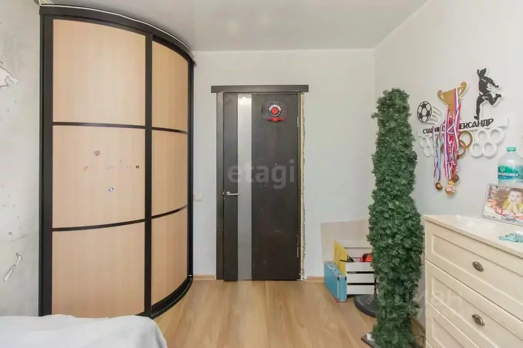 3-к кв. Тюменская область, Тюмень ул. Прокопия Артамонова, 5 (111.6 м) - Фото 1