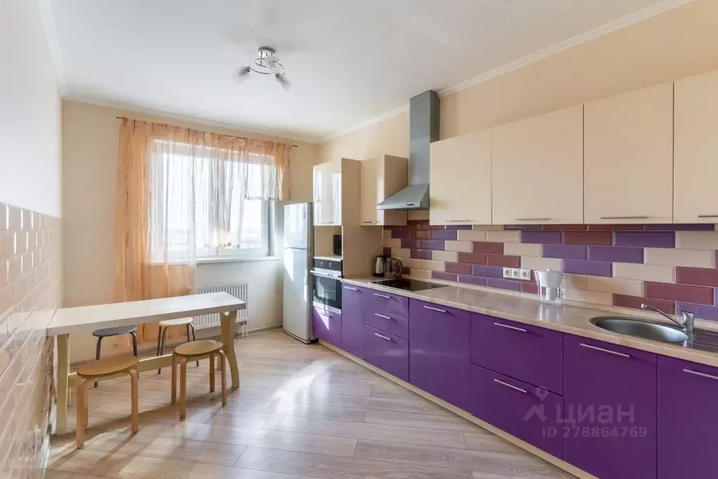 2-к кв. Тюменская область, Тюмень ул. Бакинских Комиссаров, 3 (68.0 м) - Фото 2