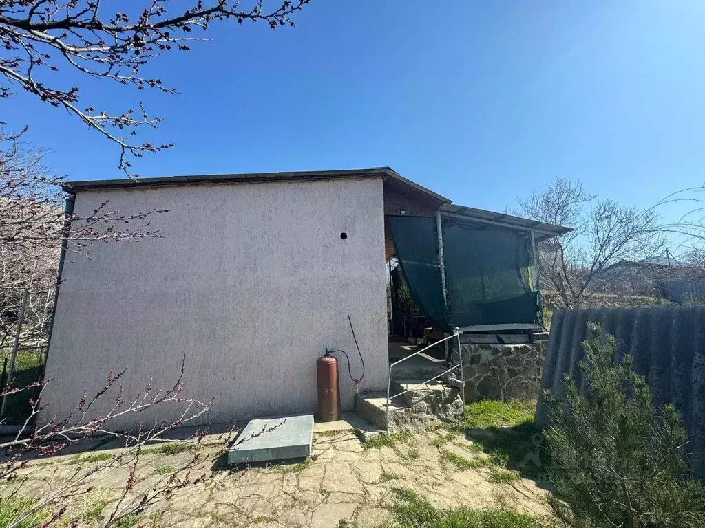 Дом в Крым, Судак муниципальный округ, с. Дачное ул. Десантная (27 м) - Фото 1