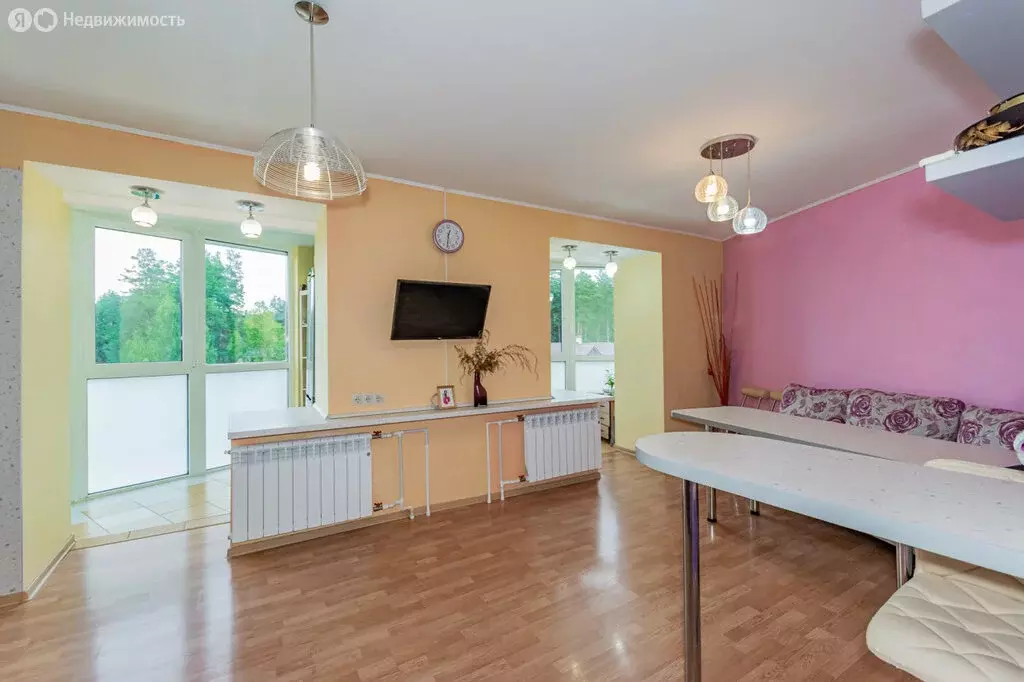 4-комнатная квартира: Екатеринбург, Круговая улица, 28 (87 м) - Фото 1