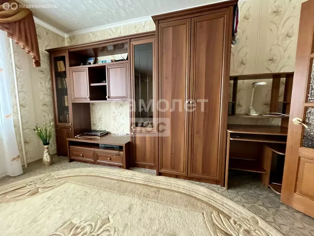 3-комнатная квартира: Нижнекамск, улица Менделеева, 17 (65 м) - Фото 1