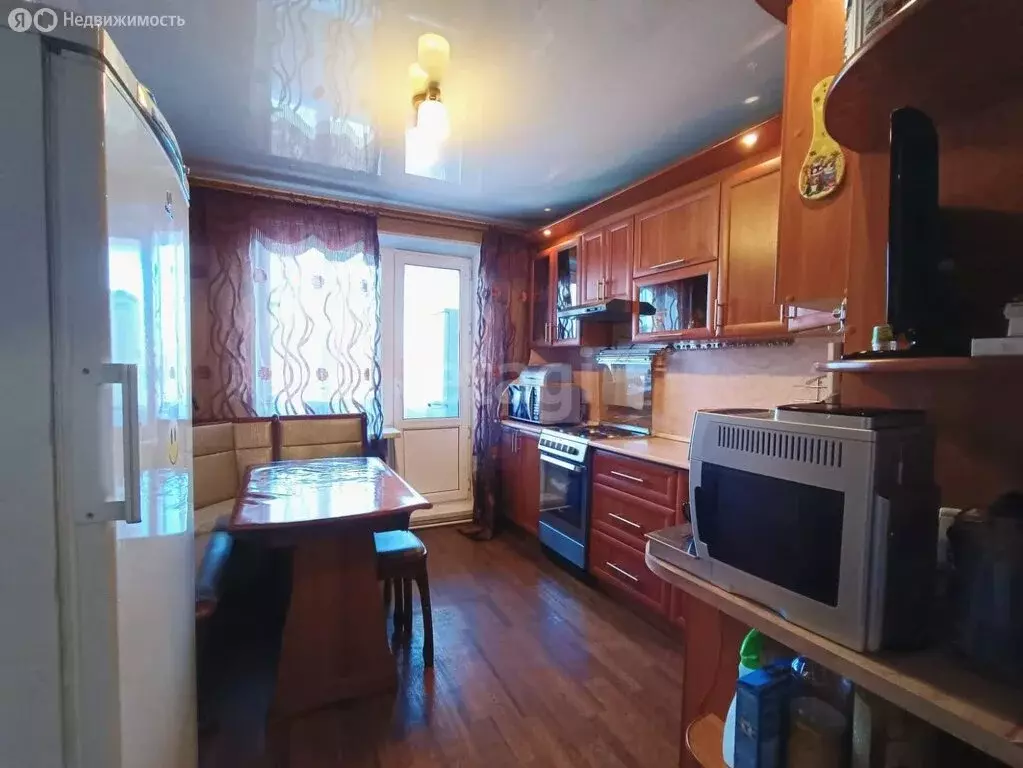 3-комнатная квартира: Елизово, улица Завойко, 65 (66.6 м) - Фото 1
