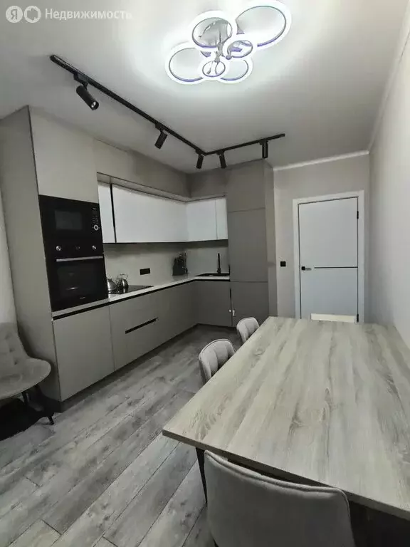 2-комнатная квартира: Оренбург, улица Рокоссовского, 29/1 (83.41 м) - Фото 1