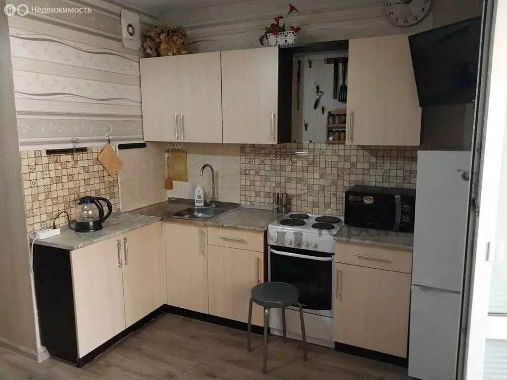 Квартира-студия: Челябинск, улица Агалакова, 68 (24 м) - Фото 1