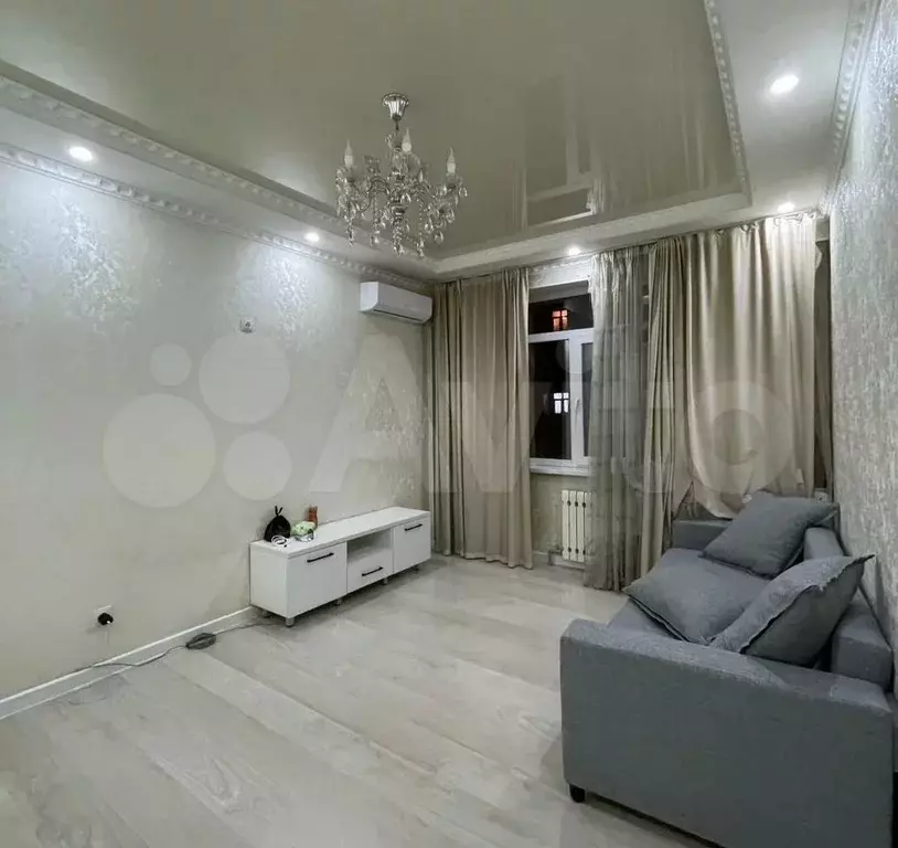 1-к. квартира, 37 м, 4/9 эт. - Фото 1