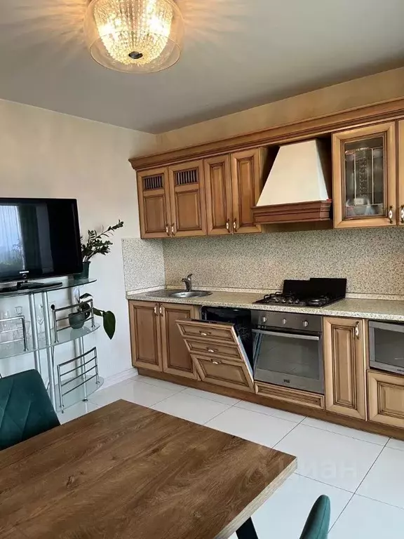 3-к кв. Чувашия, Чебоксары ул. Пирогова, 4к2 (107.6 м) - Фото 1