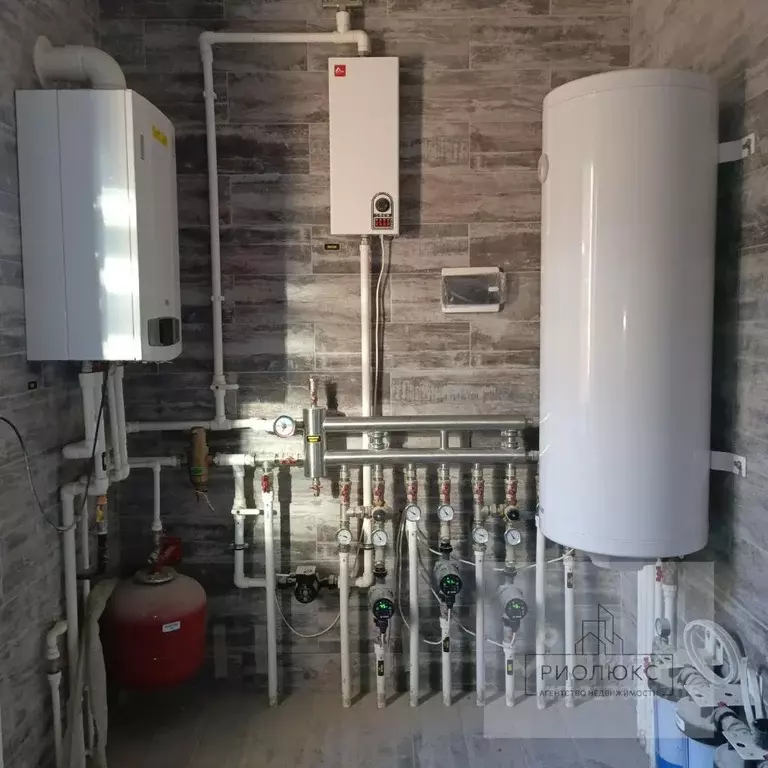 Дом в Челябинская область, Магнитогорск ул. Костромская, 10 (220 м) - Фото 1