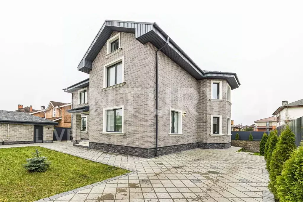 Дом в Москва д. Большое Свинорье, ул. Перспективная, 28Б (326 м) - Фото 1