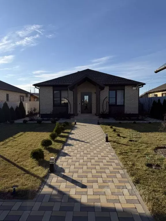 Дом в Волгоградская область, Светлоярский район, пос. Кирова Весенняя ... - Фото 1