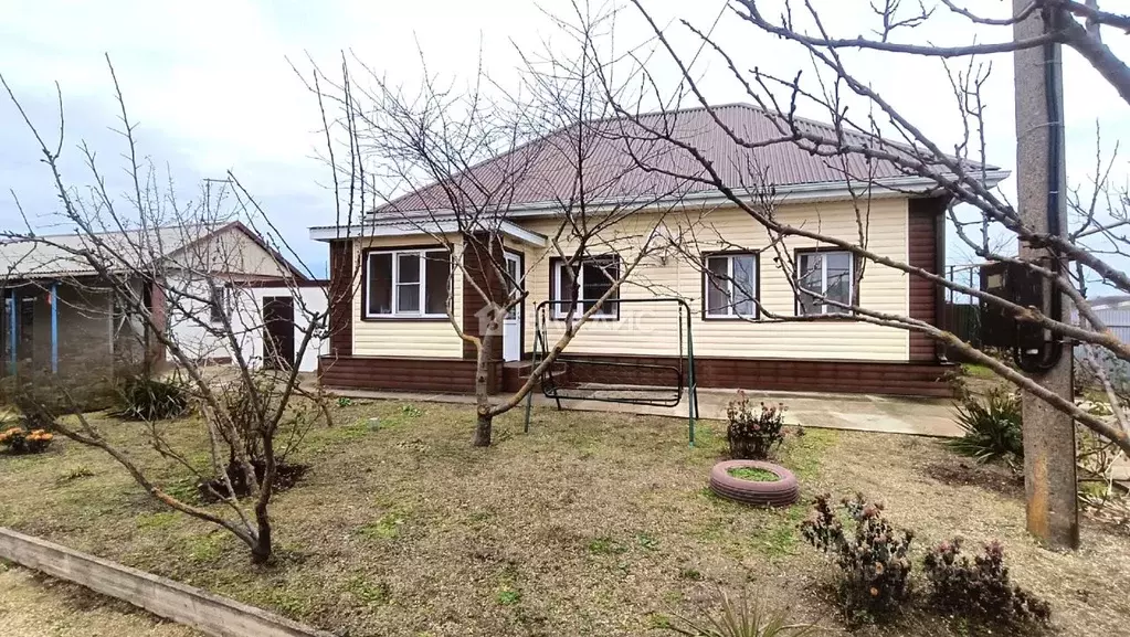 Дом в Краснодарский край, Ейский район, Должанская ст-ца ул. Чапаева ... - Фото 1
