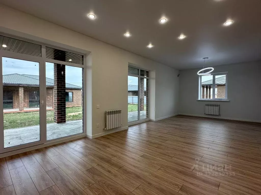 Дом в Татарстан, Лаишевский район, Никольское с/пос, с. Сапуголи ул. ... - Фото 1