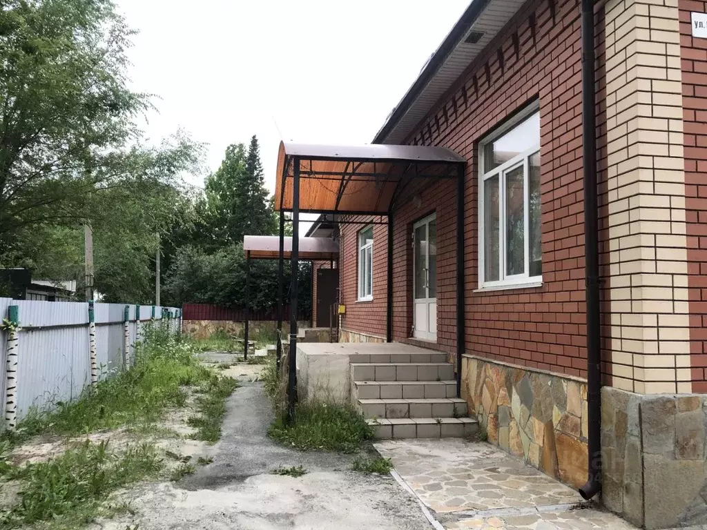 Дом в Челябинская область, Челябинск ул. 32-й Годовщины Октября (180 ... - Фото 1