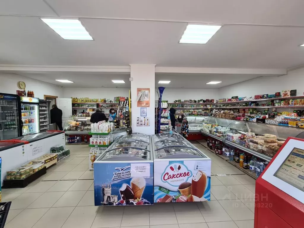 Торговая площадь в Крым, Сакский район, с. Охотниково ул. . - Фото 1