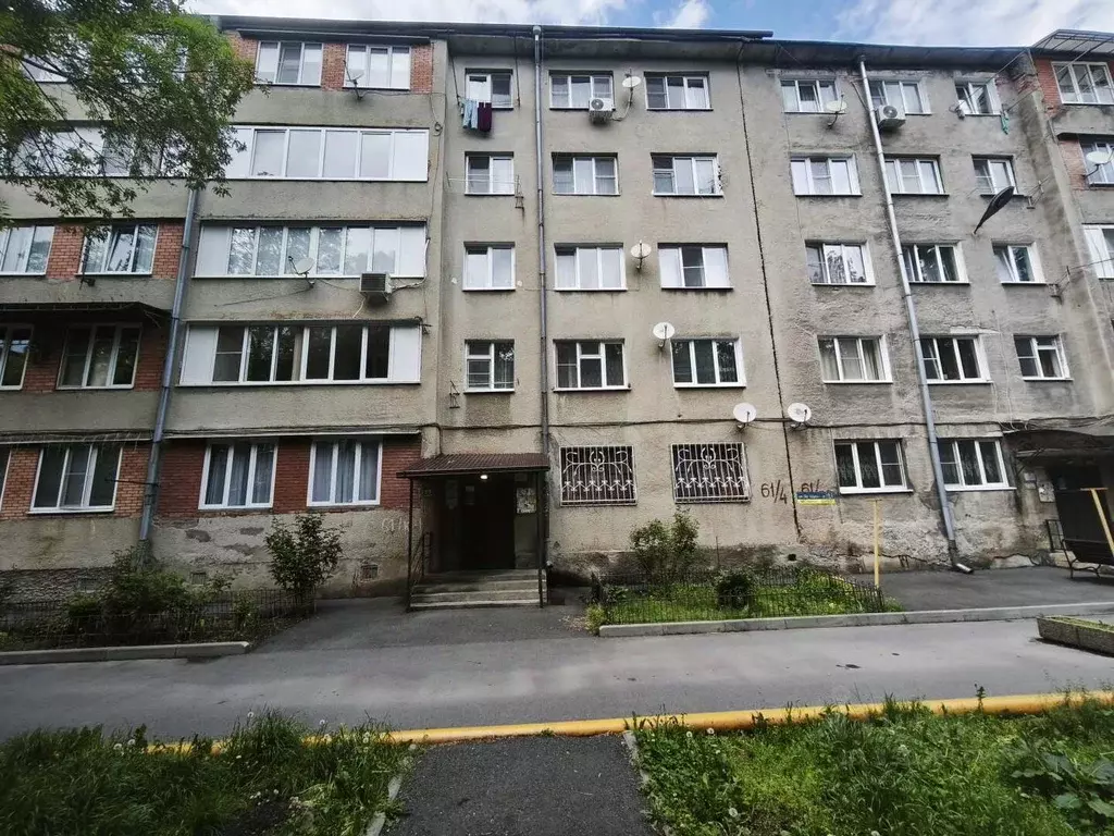 1-к кв. Северная Осетия, Владикавказ ул. Братьев Щукиных, 61к4 (30.0 ... - Фото 1