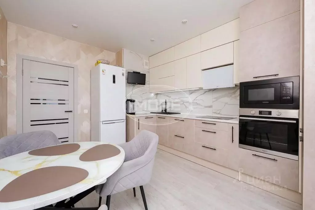 3-к кв. Калининградская область, Калининград проезд Крымский, 2 (84.0 ... - Фото 1