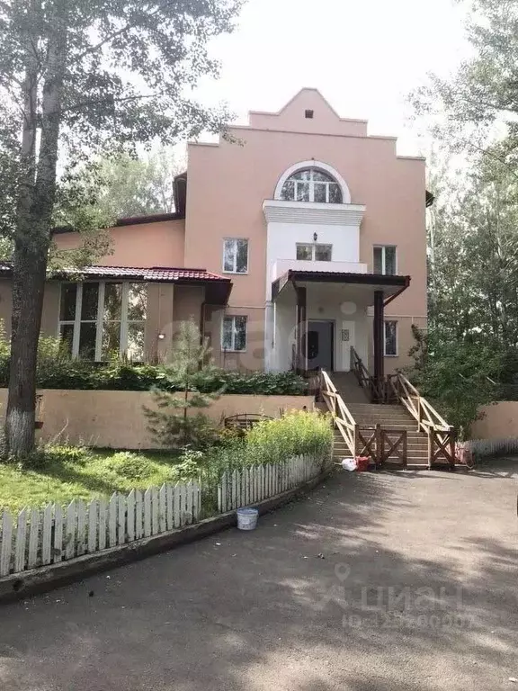 Дом в Красноярский край, Красноярск ул. Елены Стасовой, 57 (857 м) - Фото 1