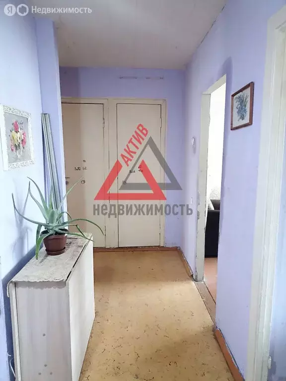 3-комнатная квартира: Каменск-Уральский, улица Шестакова, 21 (58.4 м) - Фото 1