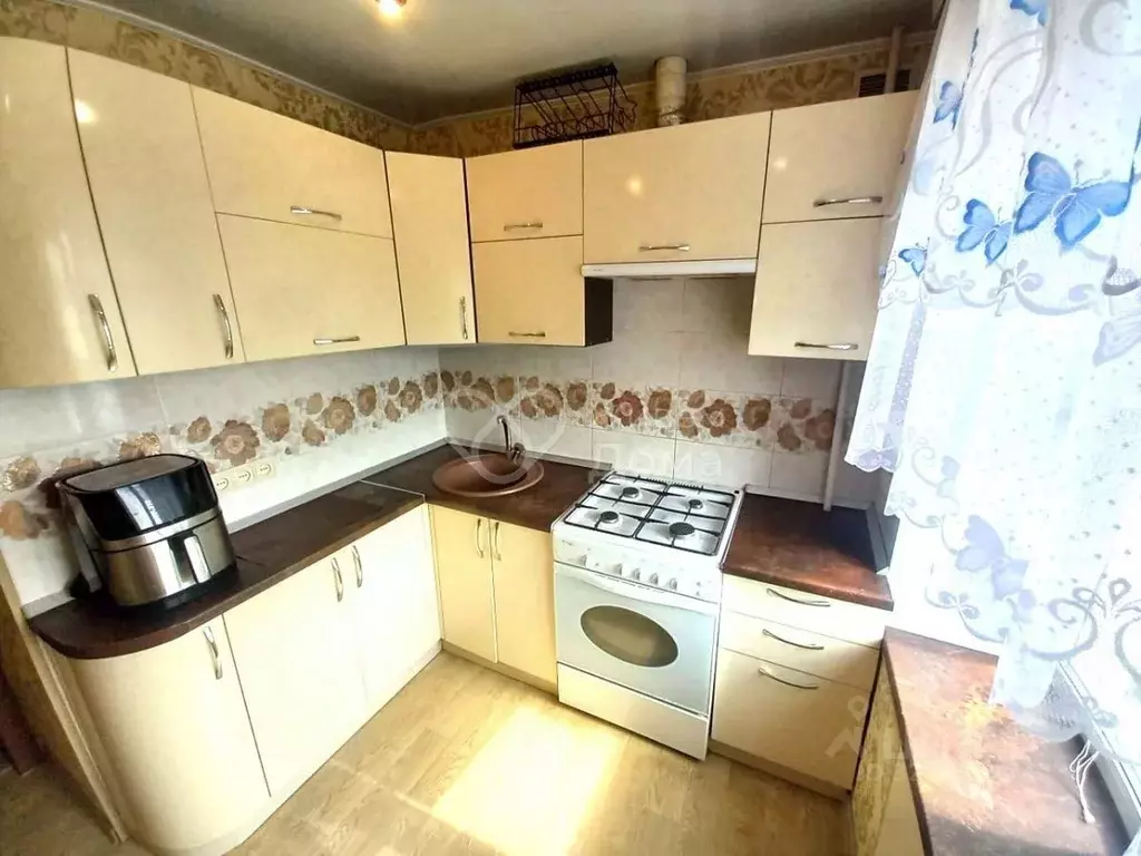 3-к кв. Волгоградская область, Волжский ул. Химиков, 18 (59.3 м) - Фото 0