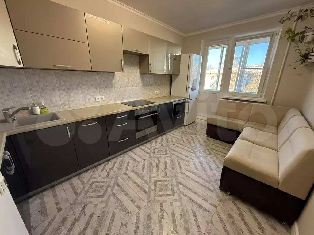 2-к. квартира, 60 м, 5/6 эт. - Фото 0