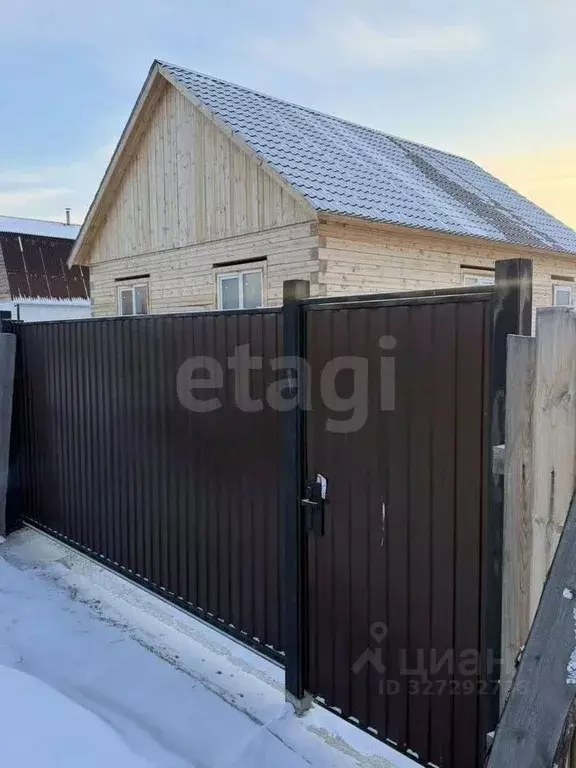 Дом в Бурятия, Улан-Удэ ул. Смоленская (100 м) - Фото 1